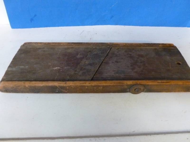 lot 311 image: Antique Cutter