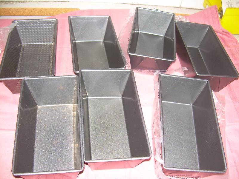 8 NEW BREAD PANS