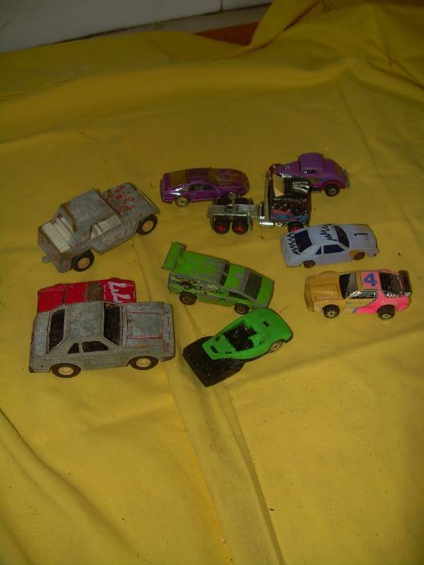 COLLECTIBLE CARS AND TRUCKS