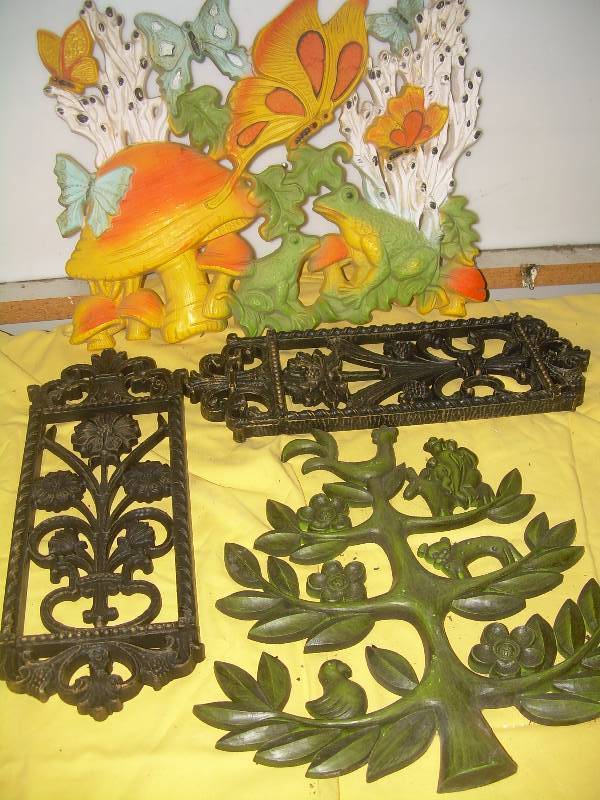 VINTAGE WALL HANGINGS