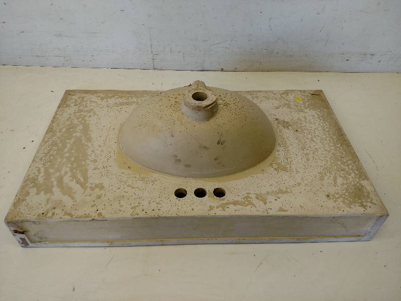 lot 13 image: Vintage Lippert Vanity Sink, 37x22,...