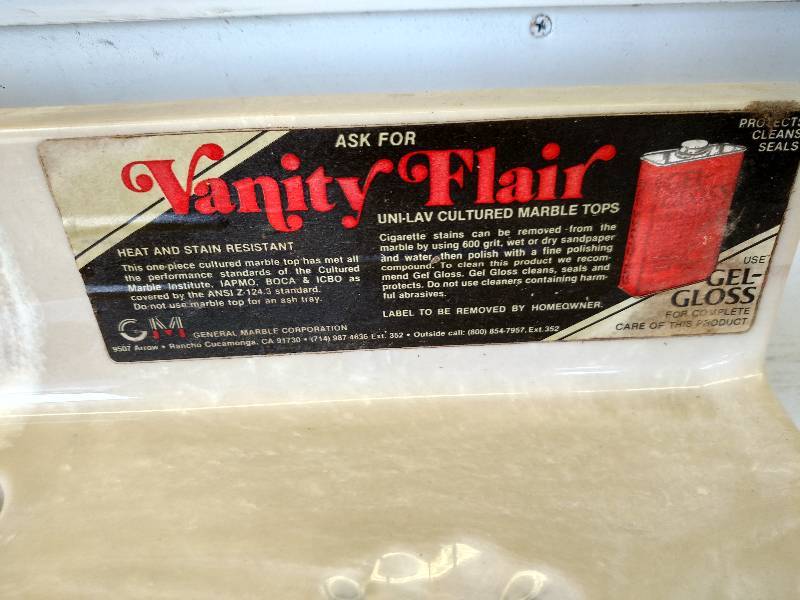 lot 19 image: Vintage Vanity Fair Vanity Sink, 25...