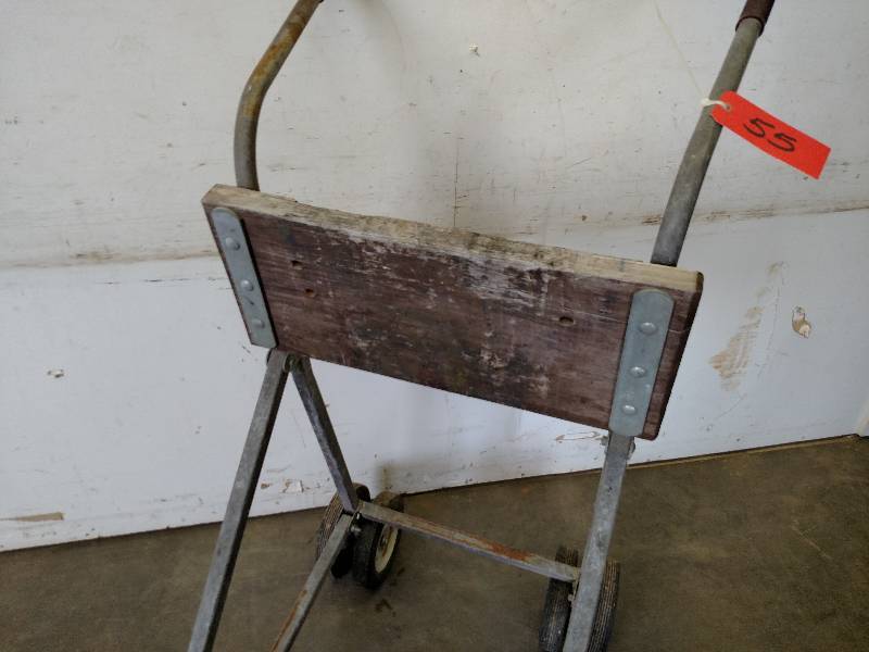 lot 55 image: Outboard Motor Cart...
