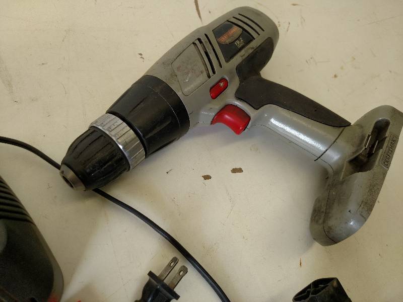 lot 58 image: Craftsman 38 Cordless Drill, 19.2 ...