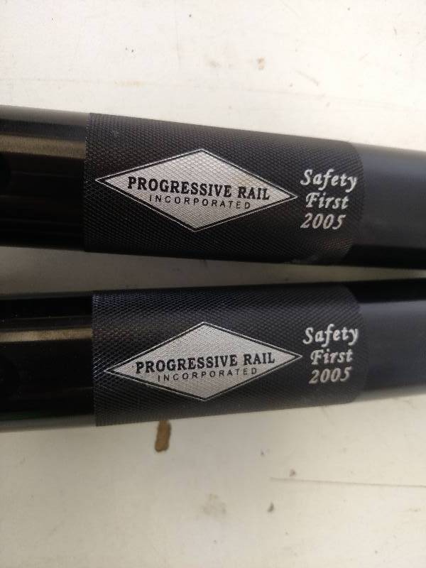 lot 72 image: (2) Mag-Lite Flashlights...
