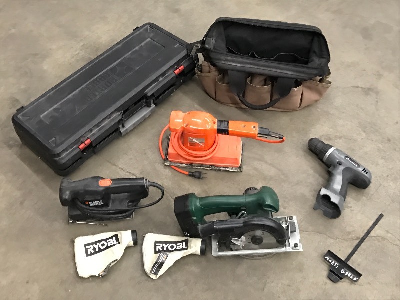 lot 26 image: Box Of Assorted Power Hand Tools & ...