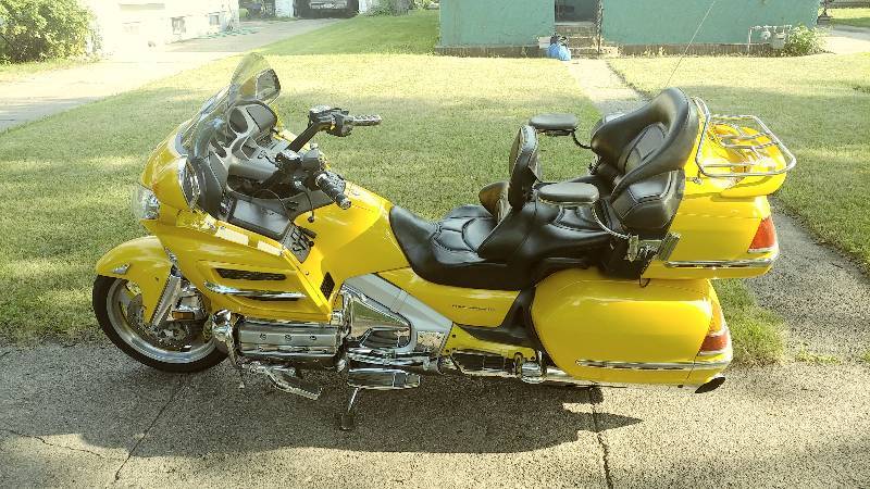 2002 Honda Goldwing - No RESERVE