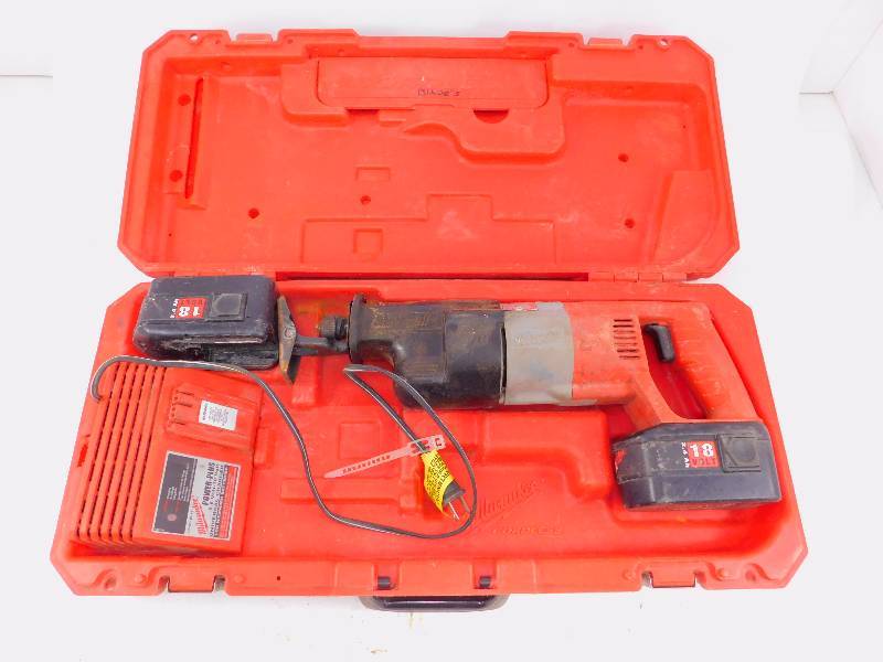 lot 5 image: Heavy Duty Milwaukee 18 Volt Cordless Sawzall w(2) batteries, charger, carrying case