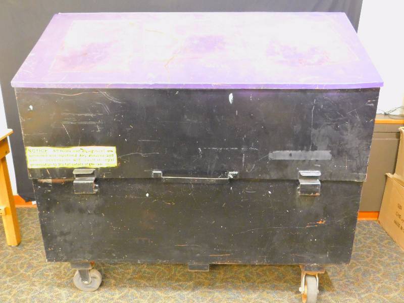 lot 18 image: Metal Rolling Tool Box