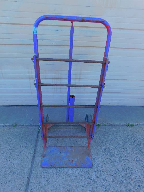 lot 23 image: Wire Spool Cart
