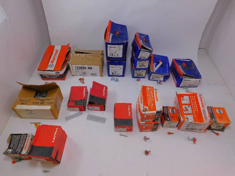 lot 26 image: Lot of Fasteners