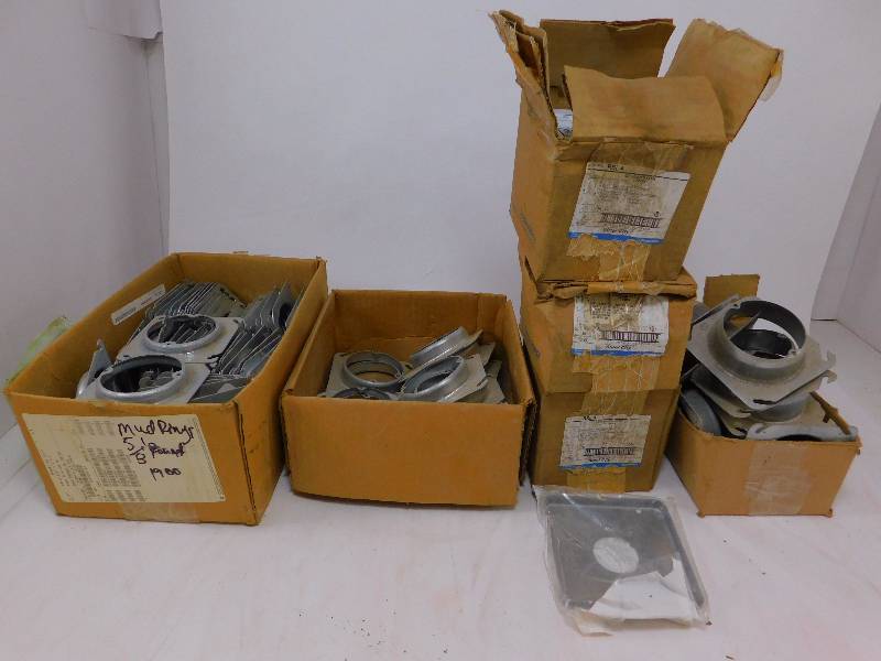 lot 30 image: Lot of 4 Square Round (Various Depths) Mud Rings