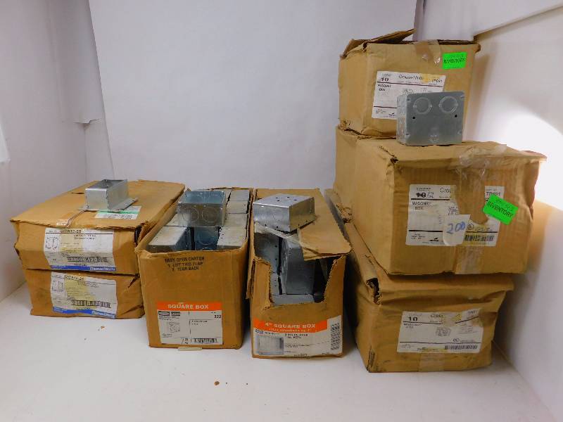 lot 31 image: Lot of Various Sizes of Metal 4 Boxes