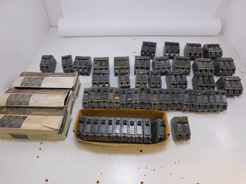 lot 34 image: Huge Lot of GE Circuit Breakers