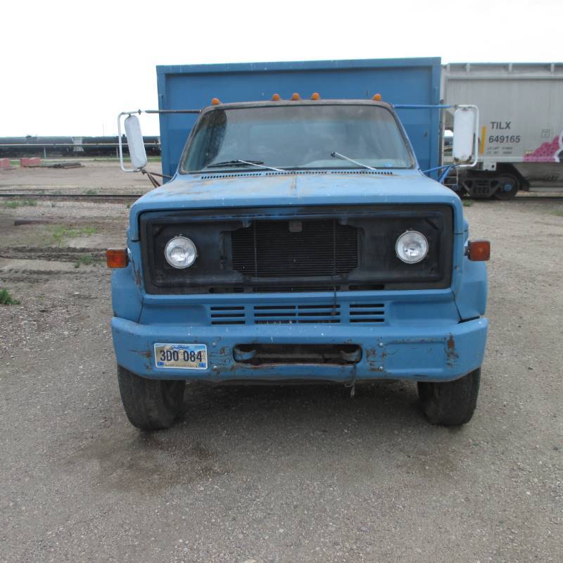 lot 11 image: 1978 GMC Grain Truck