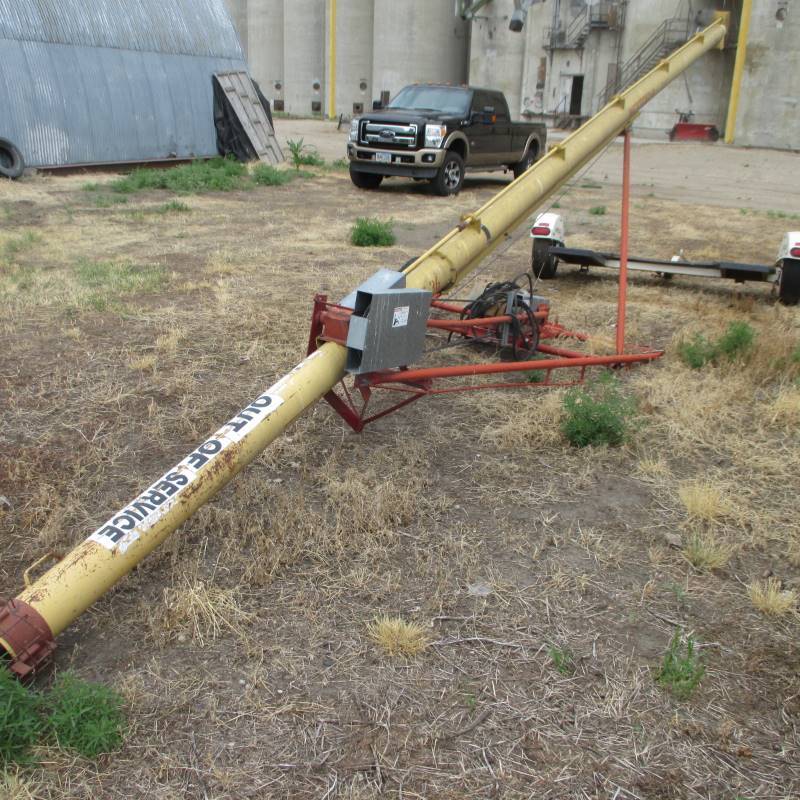 lot 21 image: 36 Westfield J207 Auger