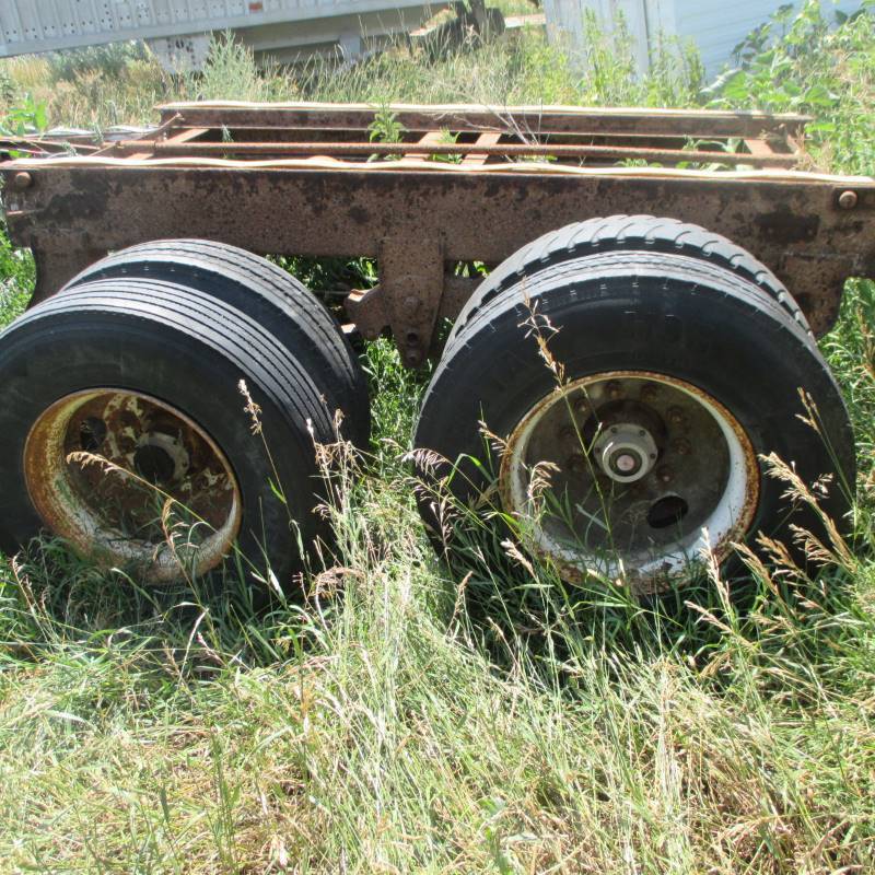 lot 26 image: Semi Trailer Running Gear