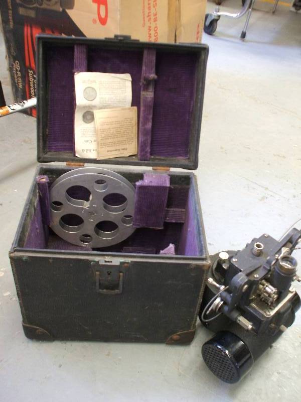 ANTIQUE BELL & HOWELL FILM PROJECTOR