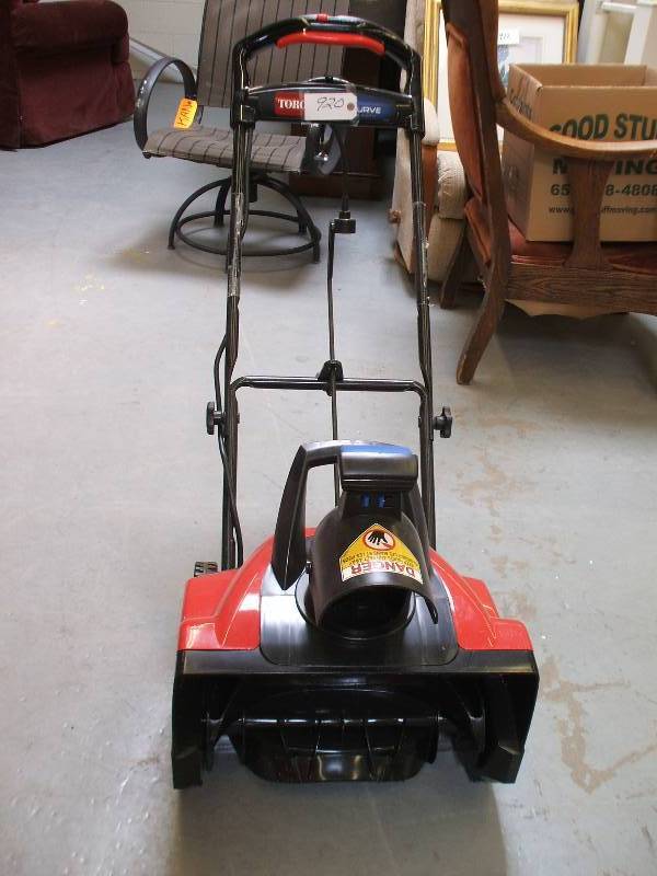 TORO SNOW THROWER