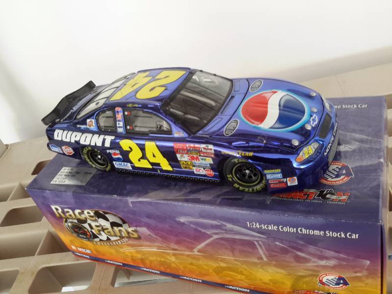lot 28 image: RACE FANS Color Chrome Stock Car