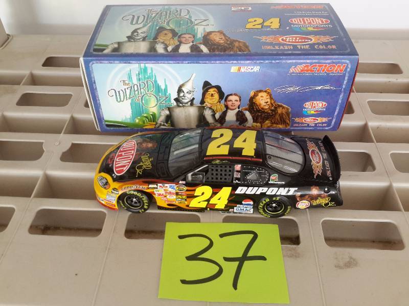 lot 37 image: Jeff Gordon, Wizard of Oz