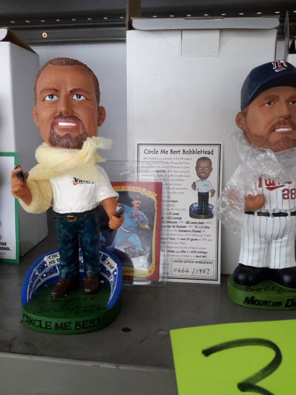 lot 3 image: 2 Bert Blyleven Bobble Heads