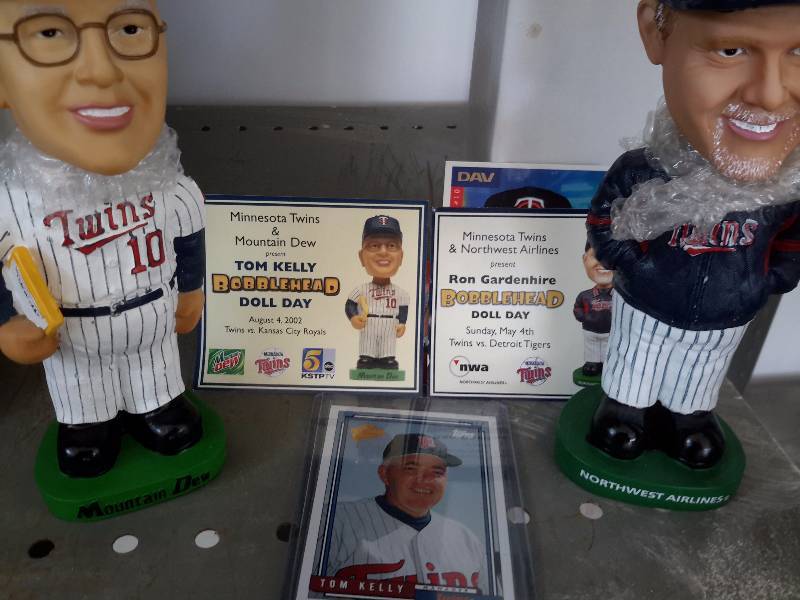 lot 10 image: Tom Kelly and Ron Gardenhire Bobble Heads