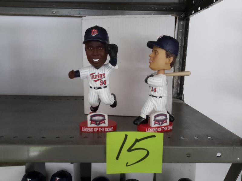 lot 15 image: Kirby Pucket and Kent Hrbek Bobble Heads