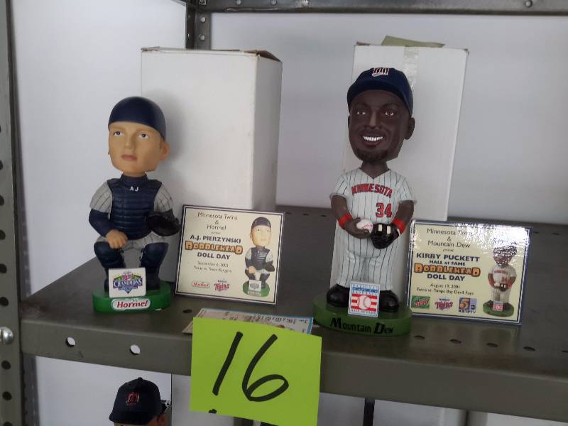 lot 16 image: AJ Pierzynski and Kirby Puckett Bobble Heads
