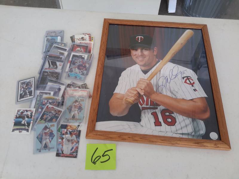 lot 65 image: Doug Mientkiewicz Large picture and Misc. Baseball Cards