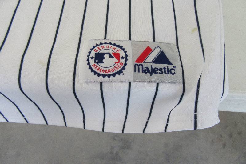 lot 81 image: 2XL Size TWINS (no name) Jersey.. Majestic