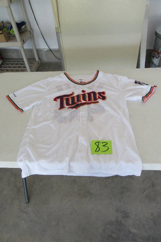 lot 83 image: Hunter XL Size Twins T Shirt