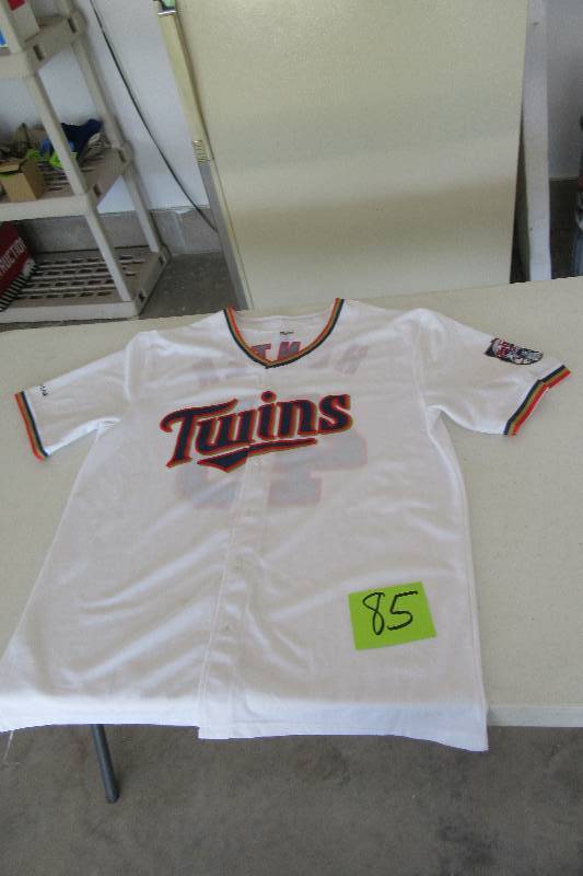 lot 85 image: Hunter XL Size Twins T Shirt