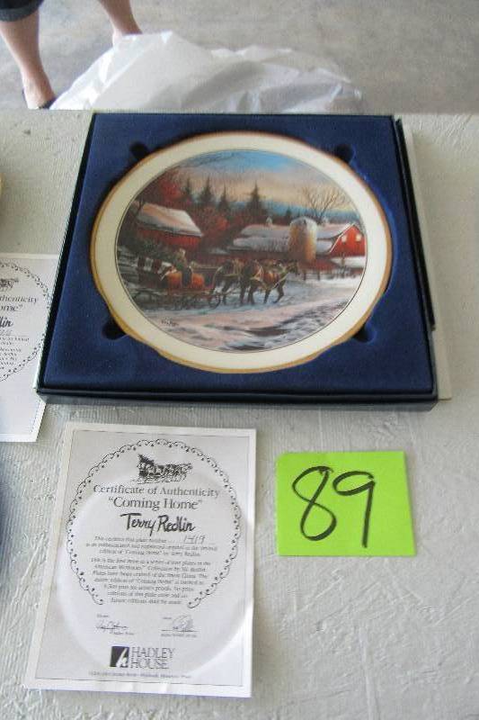 lot 89 image: Terry Redlin Coming Home Collector Plate