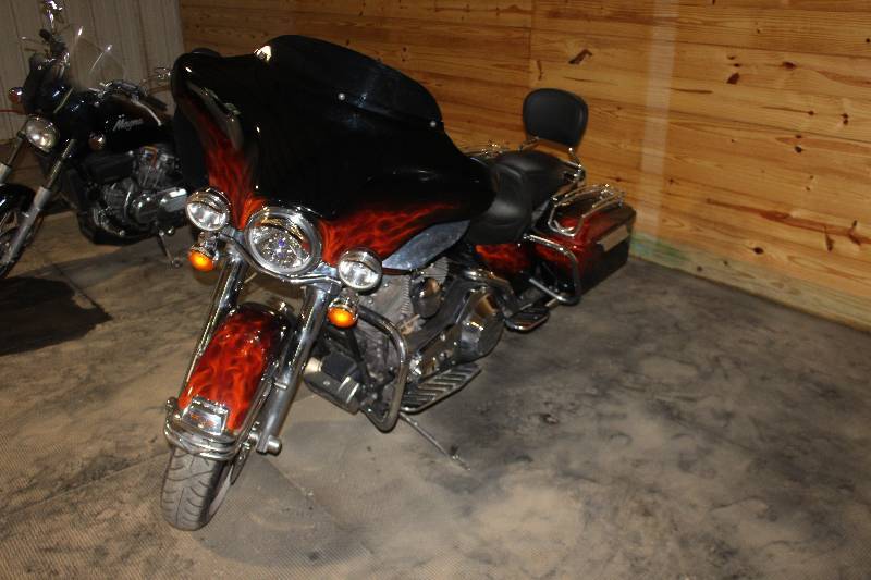 lot 6 image: 2002 Harley Davidson FLHTPI Screamin Eagle Custom Motorcycle w Saddlebags