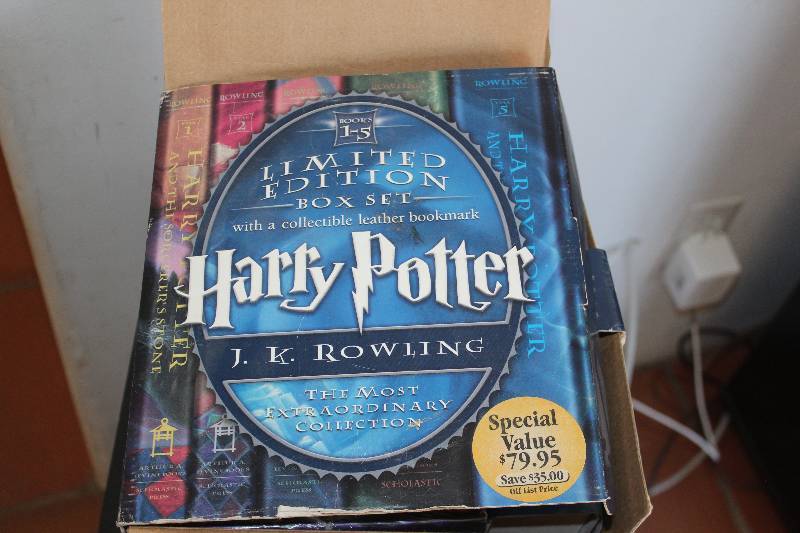 lot 109 image: Harry Potter DVD Collectors Set