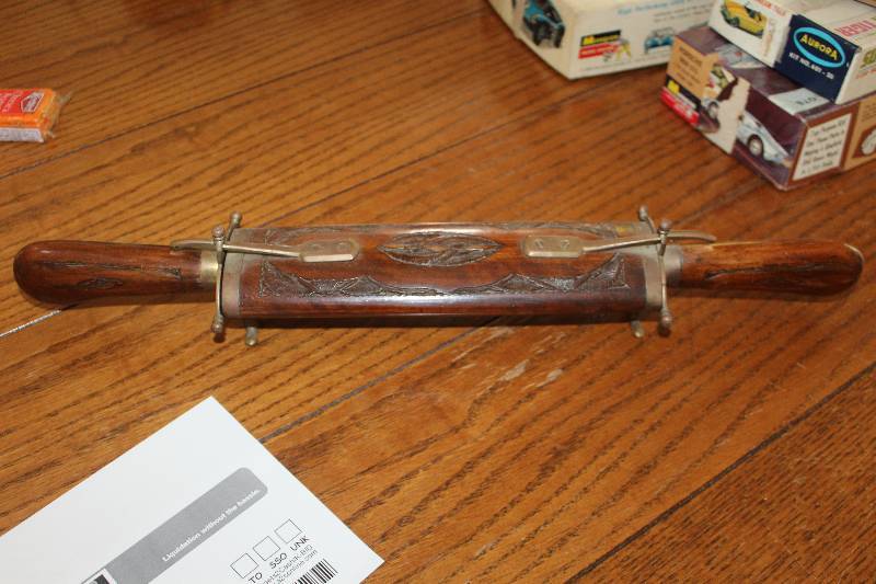 lot 134 image: Dual Sheath Knife Set