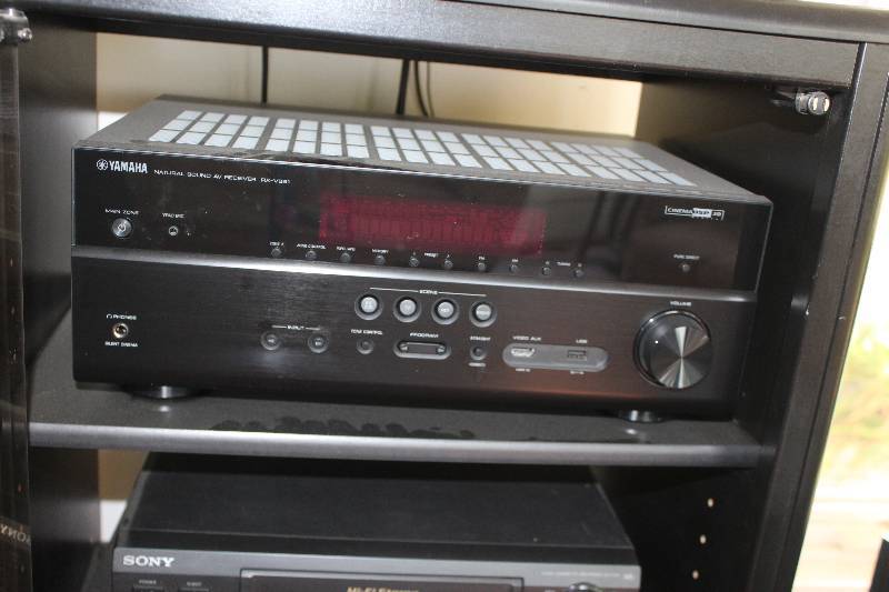 lot 75 image: Lot of (4) Stereo Equipment Includes Receiver, 3-Speakers
