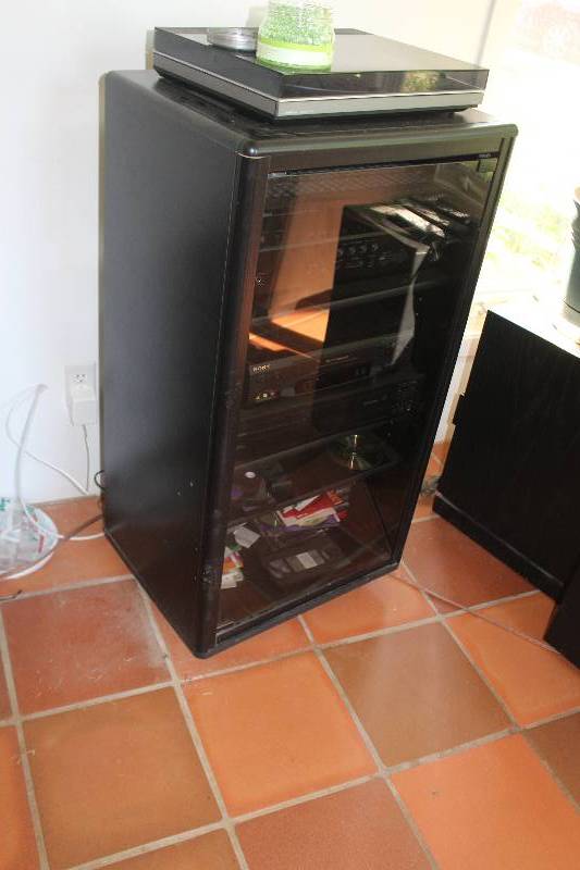 lot 77 image: Entertainment Stand