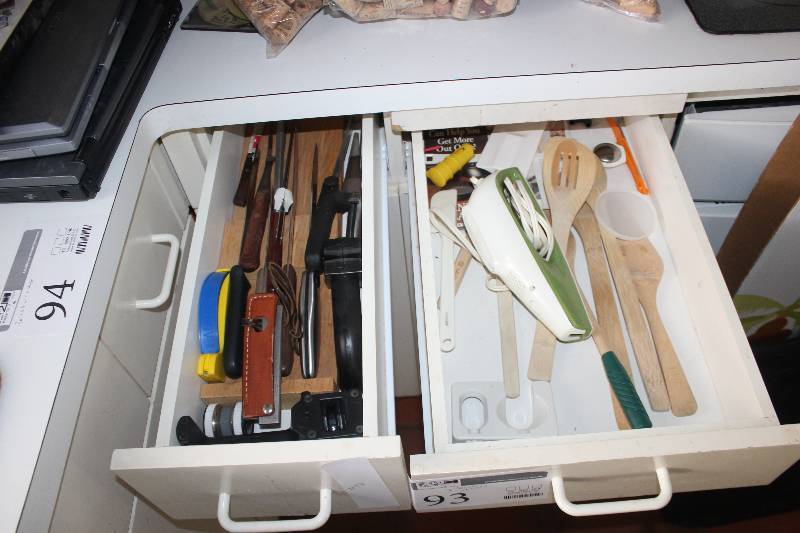 lot 93 image: Kitchen Cooking Utensils
