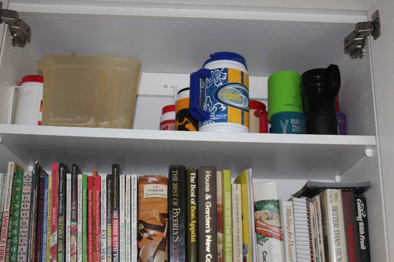 lot 88 image: Cookbooks, Plastic Cups