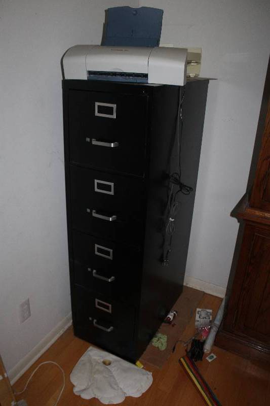 lot 51 image: 4-Drawer Metal File Cabinet