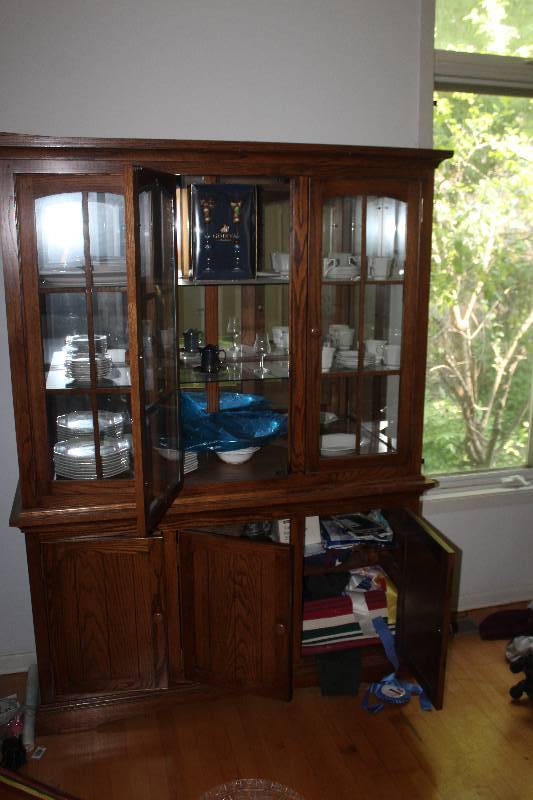 lot 50 image: 3-Glass Door 3-Door 3-Glass Shelf Wood Hutch