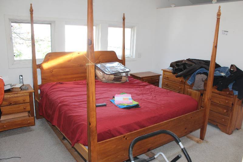 lot 112 image: King Bed Set, Dresser, Side Table