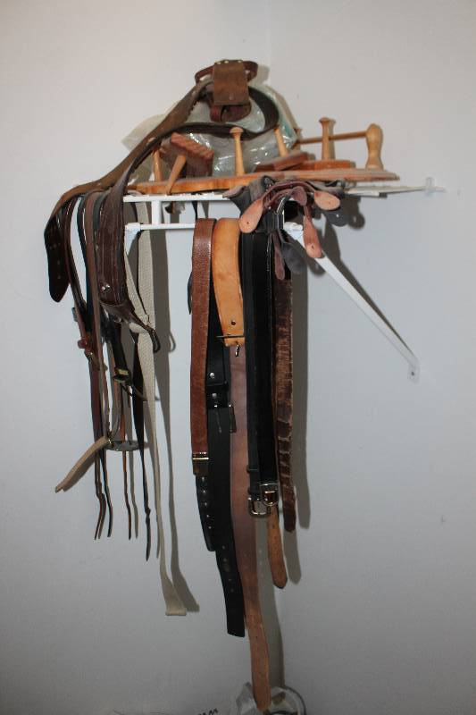 lot 117 image: Mens Belts