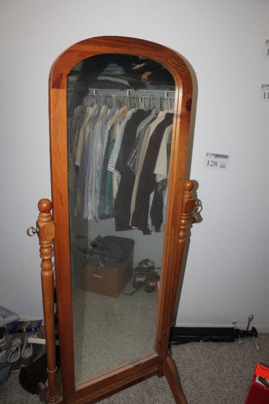 lot 128 image: Floor Standing Full Length Swivel Dress Mirror