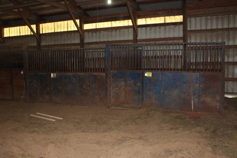 lot 35 image: Lot of (2) Metal Horse Stalls