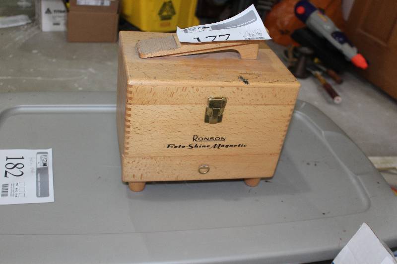 lot 177 image: Ronson Roto-Shine Electric Shoe Polisher w Wood Carry Case