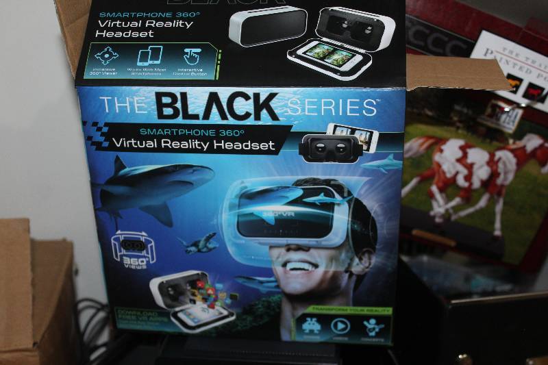 lot 149 image: The Black Series Smartphone 360 Virtual Reality Headset In Box