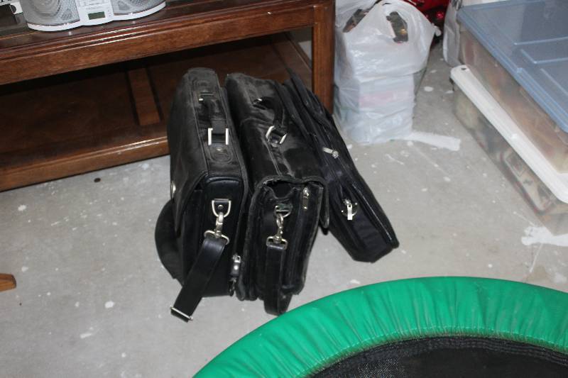 lot 157 image: Lot of (3) Luggage Bags